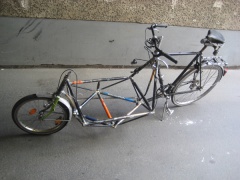 Konzept: "upcycled bike" Lastenrad aus alten Rahmen