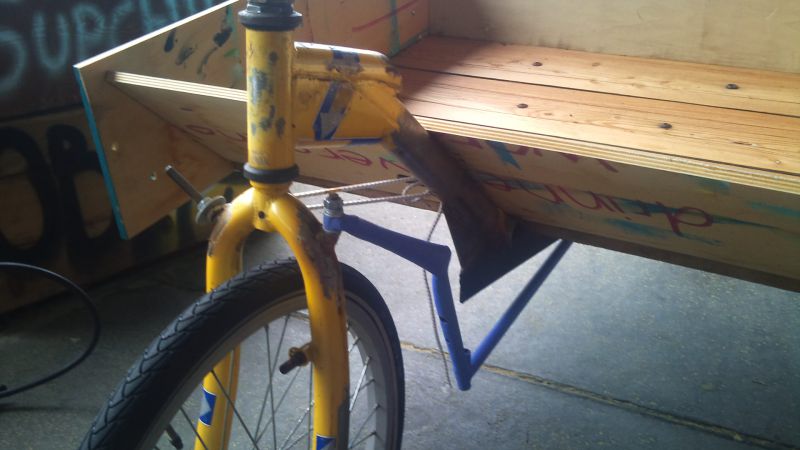 Datei:Lenkstangenlenkung Lastenvelo3.jpg